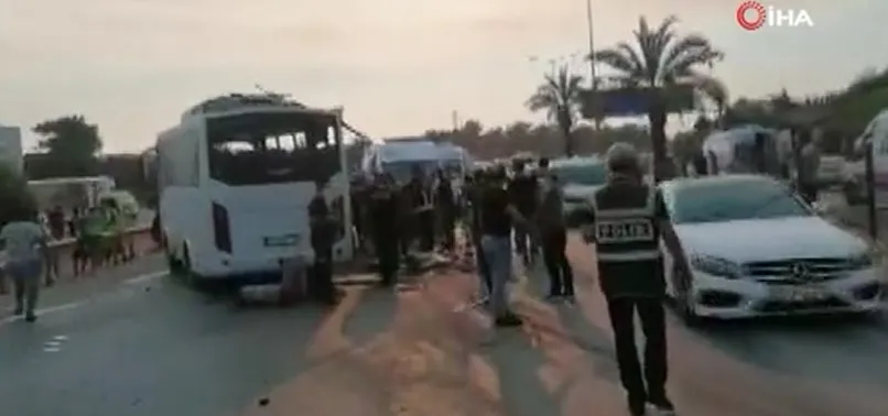 SON DAKİKA: Antalya'da havaalanına yolcu taşıyan otobüs takla attı: 3 ölü
