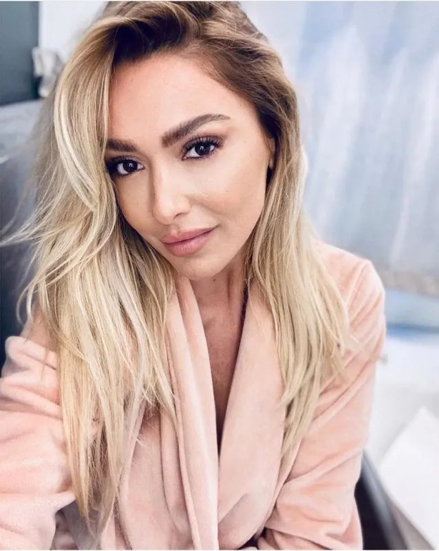 Hadise ve Kaan Yıldırım ayrılığı kısa sürdü! Elinde çiçeklerle kapısına dayandı