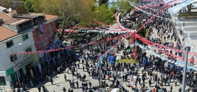 Şehirler farklı manzara aynı! Meral Akşener ve Mansur Yavaş Afyonkarahisar'da da aradığı kalabalığı bulamadı! Miting alanında fiyasko...