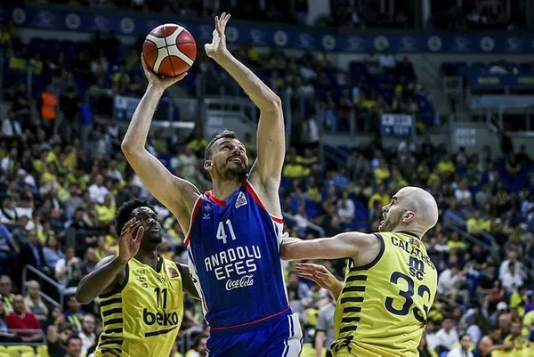 1685813039078.jpg Fenerbahçe Beko Anadolu Efes'i farklı yendi! Seride durumu 1-0'a getirdi... - 2