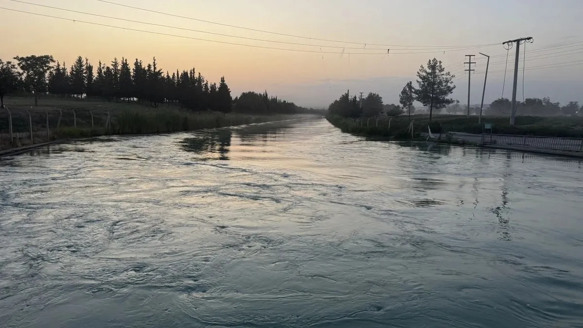 Şanlıurfa'da sulama kanalında akıntıya kapılan kişiyi arama çalışması sürüyor