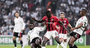 Beşiktaş evinde yara aldı