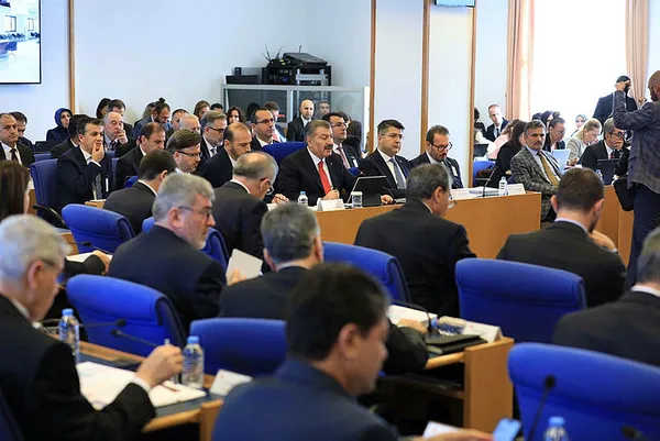 Son dakika: Bakan Fahrettin Koca 10 acil durum hastanesi için tarih verdi! 3 ile şehir hastanesi geliyor...