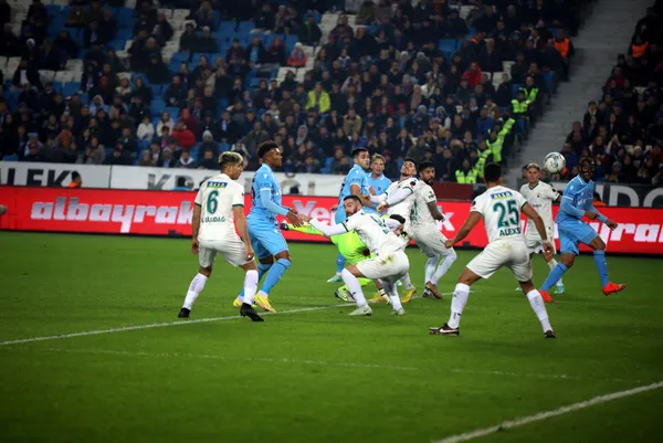 trabzonspor-giresunspor-canli-anlatim-trabzonspor-giresunspor-maci-saat-kacta-1672943148617.jpg Karadeniz derbisinde gülen Trabzonspor! Giresunspor'u 3-0'la geçtiler - 1