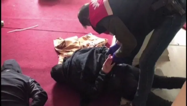 Jandarma, kadınları önce fuhuşta kullanan sonra uyuşturucu taşıtan örgütü çökertti - 2