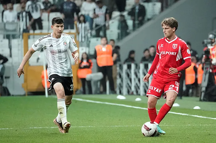 canli-anlatim-kara-kartal-3-puan-pesinde-besiktas-samsunspor-macinda-ilk-duduk-sesi-1713028421676.jpg Beşiktaş evinde ağırladığı Samsunspor ile yenişemedi! İşte maçta yaşananlar...
