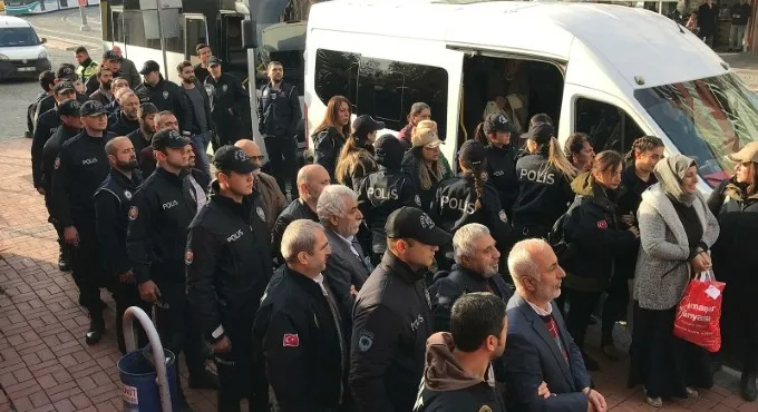 Kocaeli'de PKK/KCK operasyonunda gözaltına alınan 22 şüpheli adliyede - 1