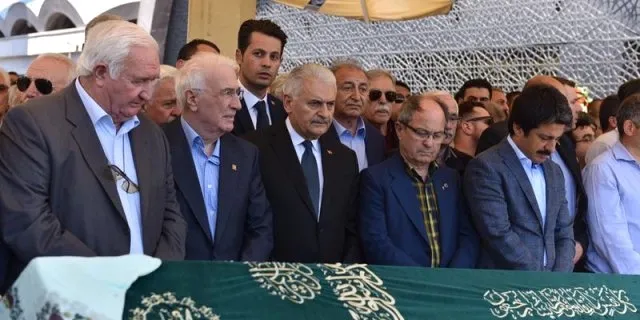Deniz Akkaya ilk kez açıkladı: Binali Yıldırım yarı babam sayılır - 1