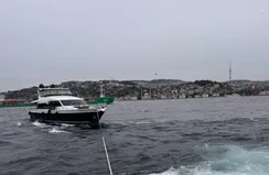 İstanbul Boğazı’nda tekne sürülendi!