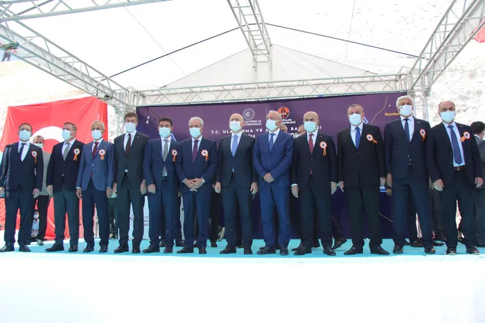 Son dakika: Ulaştırma ve Altyapı Bakanı Adil Karaismailoğlu: Kanal İstanbul ile birlikte orta koridor hedefimiz daha da güçlenecek