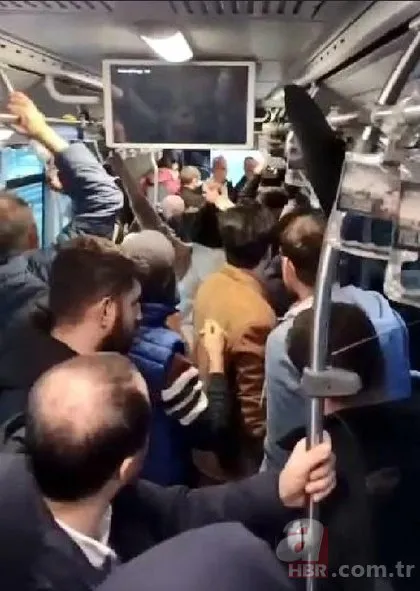 Metrobüste tacizciye vatandaşlardan şiddet! Yaklaşan durakta kaçmak istedi yolcuların elinden kaçamadı