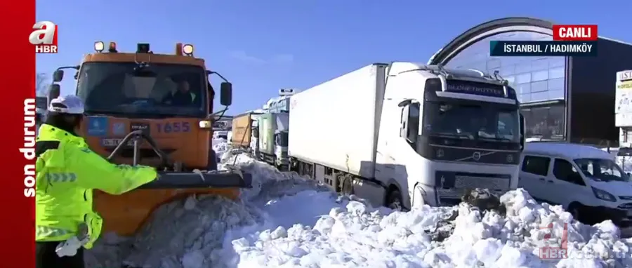 İstanbul'da sürücülerin kar çilesi sürüyor: Hadımköy'deki trafik yoğunluğu havadan görüntülendi! Kilometrelerce araç kuyruğu oluştu 9