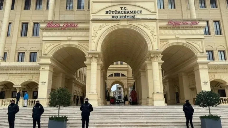 CHP'li Büyükçekmece Belediyesi'ne rüşvet operasyonunda şok detaylar! 60 milyona ölüm villası: Temeli de kontrolü de yok