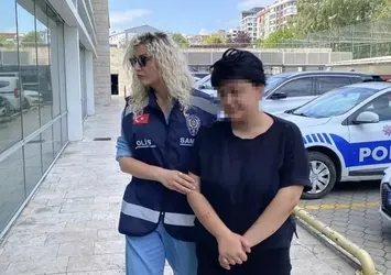 Annesini 11 yerinden bıçakla yaraladı