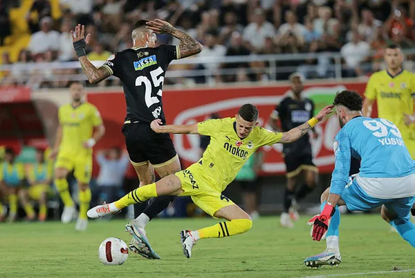 Kanarya 3 puanı kaptı! Alanyaspor 0-1 Fenerbahçe MAÇ SONUCU