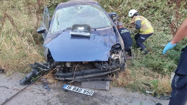1691443204243.jpg Bursa çevresinde acı olay! Takla atan otomobilde 2 genç hayatını kaybetti - 1