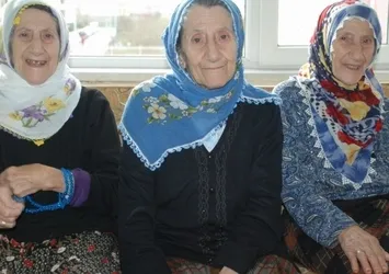 Üçüz nineleri ölüm ayırdı