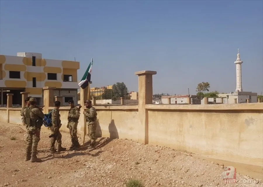 Terör örgütü PYD, Tel Abyad'ı silah deposuna çevirmiş! İşte Barış Pınarı Harekatı'ndan kritik fotoğraflar... 20