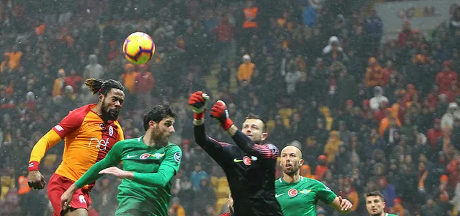 Galatasaray, Akhisarspor’u 90+5’te devirdi