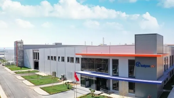 yerli-panel-uretimi-iki-katina-cikiyor-kalyonun-fabrikasi-hedef-buyuttu-1607316432859.jpeg Yerli panel üretimi iki katına çıkıyor! Kalyon'un fabrikası hedef büyüttü - 4