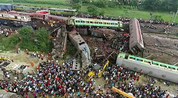 Hindistan’da tren kazasında can kaybı 294’e çıktı