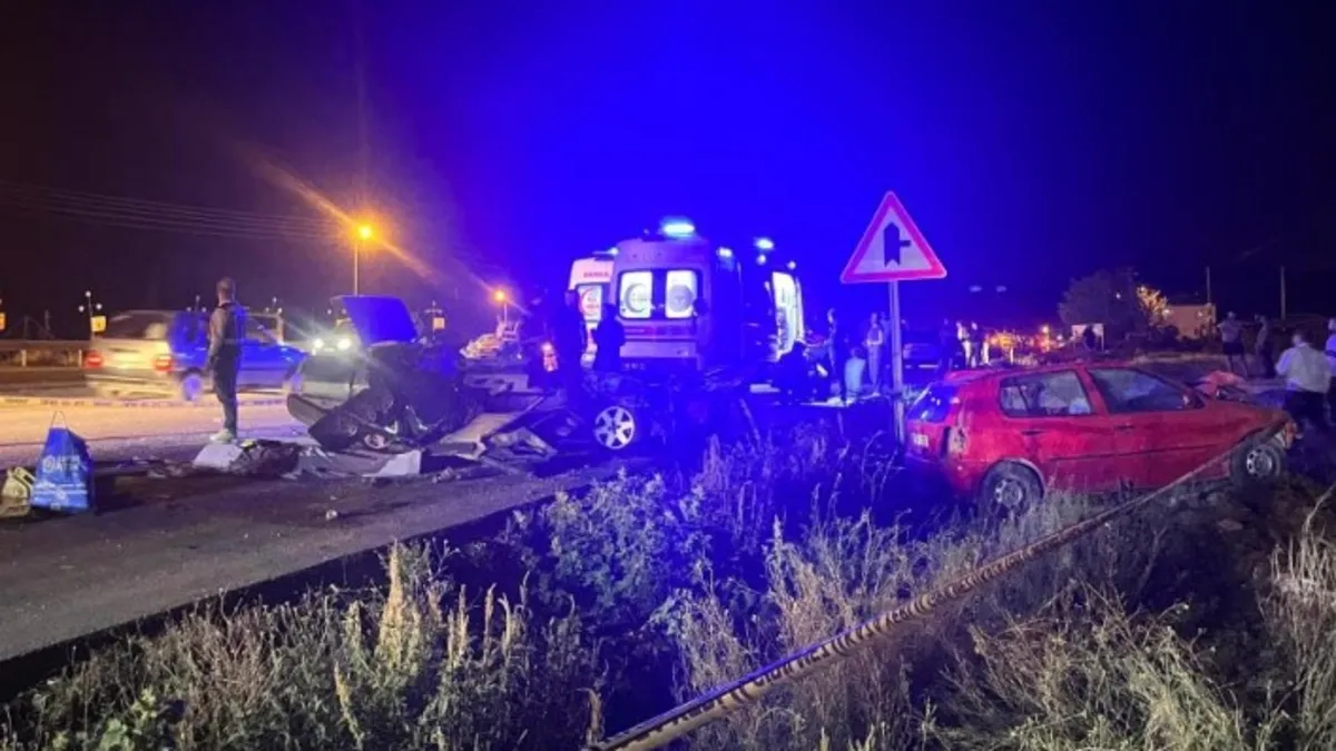 Burdur'da katliam gibi kaza! 2 kişi öldü yaralılar var