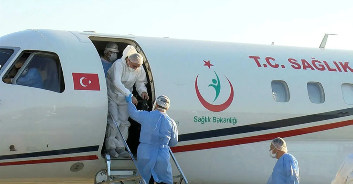 Kırgızistan'da Covid-19 tedavisi gören 4 Türk vatandaşı ambulans uçakla yurda getirildi