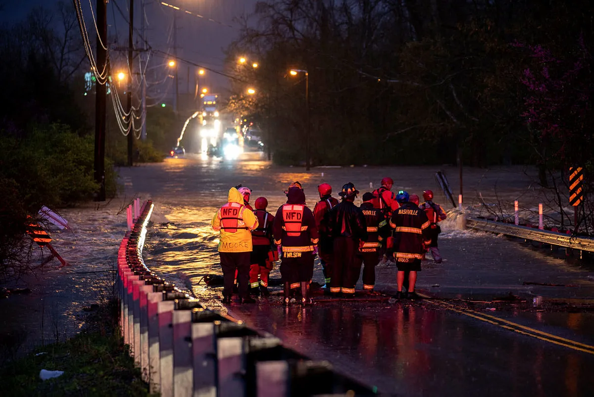 ABD’yi sel vurdu! Ölüler var