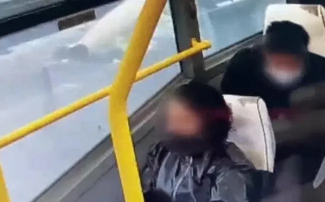 İstanbul'da tacizden 2 yıl ceza alan sapığın minibüsteki iğrenç görüntüleri ortaya çıktı - 2
