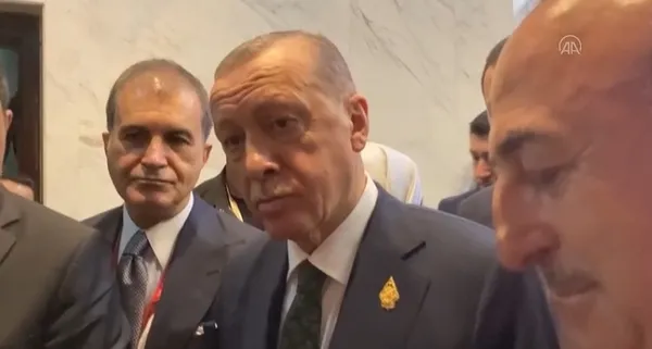 baskan-recep-tayyip-erdogan-rusyayi-dunyadan-izole-etmenin-maliyeti-sinirsiz-olur-1668624311400.jpg Başkan Erdoğan’a kritik soru: Rusya'yı dünyadan izole etmenin maliyeti sınırsız olur - 1