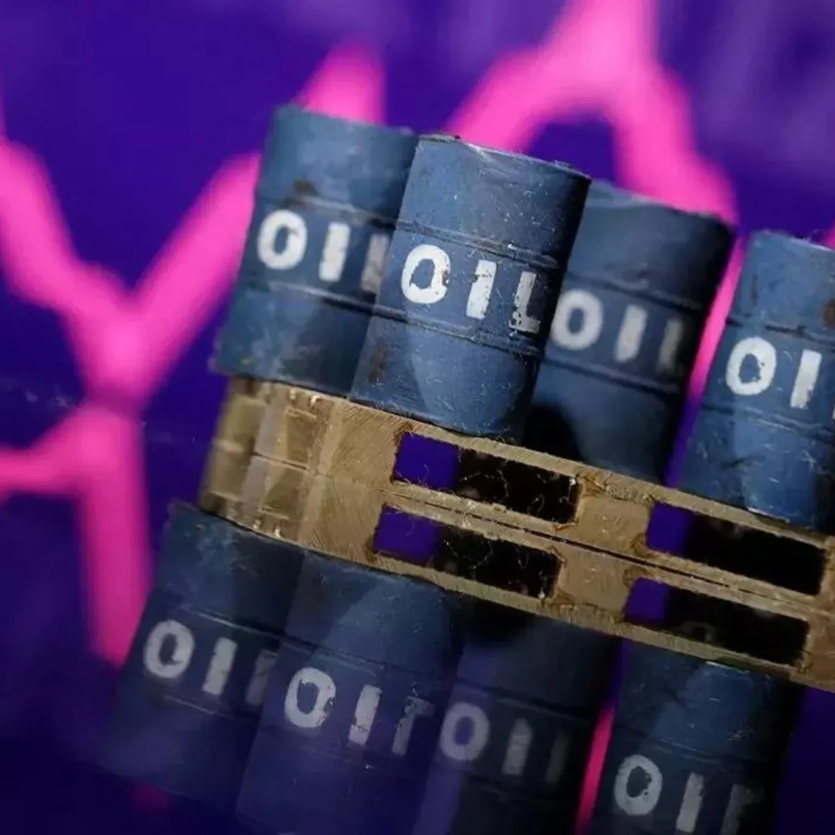 Petrol fiyatlarında yeniden 100 dolar eşiği: Hürmüz gerilimi piyasayı hareketlendirdi