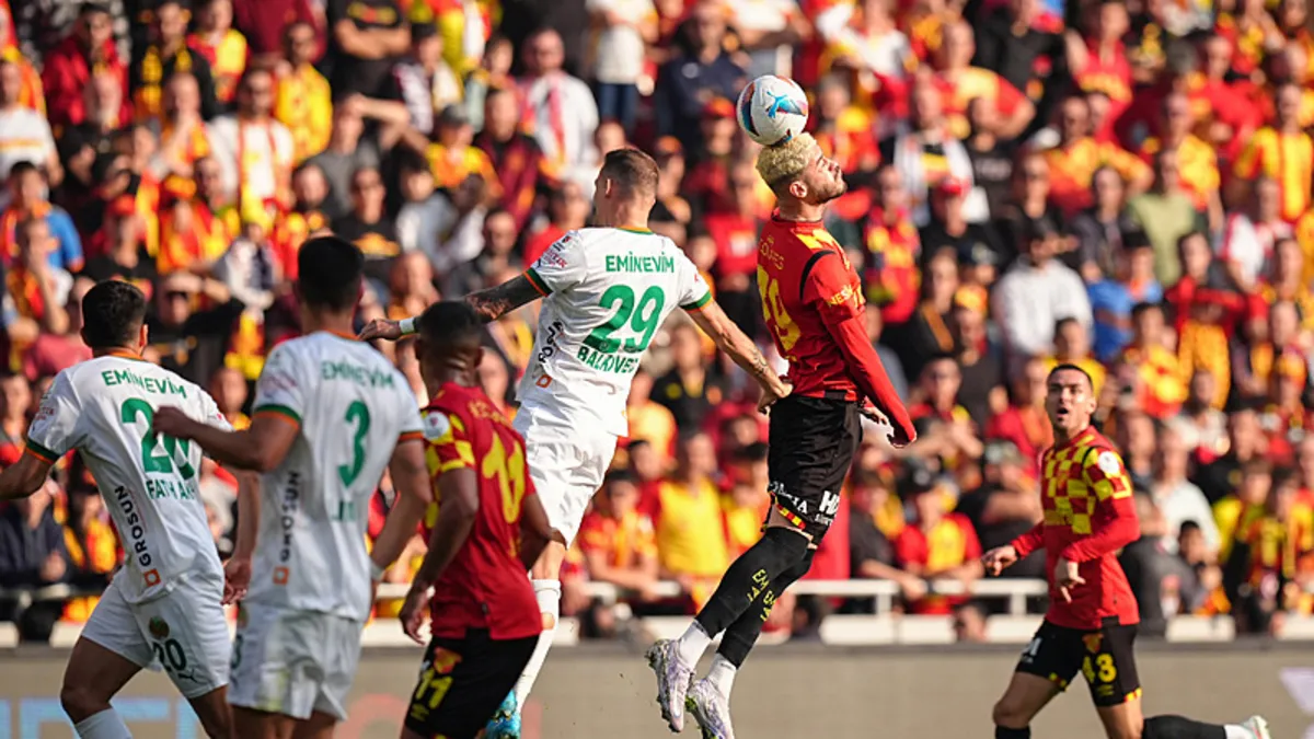 Göztepe kendi evinde Alanyaspor'a mağlup oldu