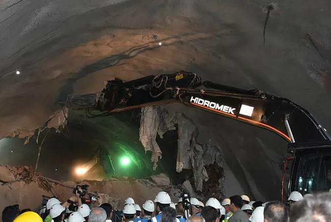 Ulaştırma ve Altyapı Bakanı Adil Karaismailoğlu: Ankara-Bursa ve Bursa-İstanbul arası 2 saat 15 dakika olacak