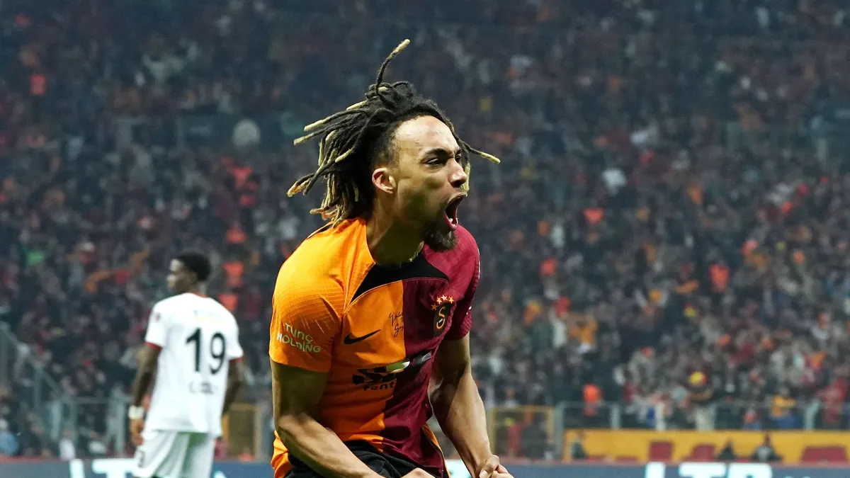 Galatasaray'dan sürpriz transfer! Sacha Boey ve Can Armando Güner'i kadrosuna kattı