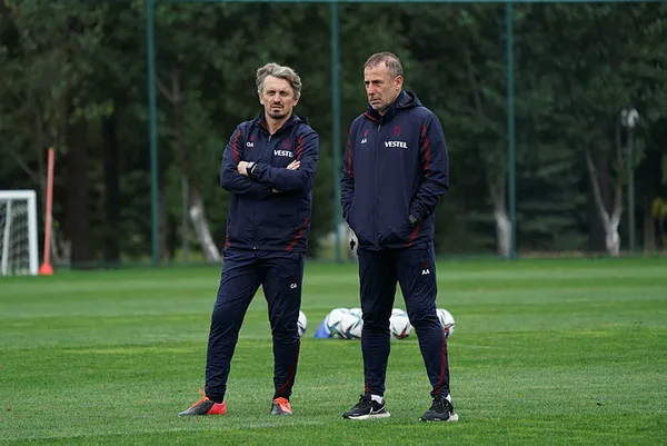 trabzonspor-teknik-direktoru-abdullah-avci-trabzonspor-sampiyon-olacaksa-1633192398560.jpg Trabzonspor Teknik Direktörü Abdullah Avcı: Trabzonspor şampiyon olacaksa... - 2