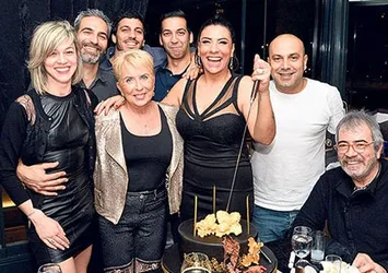 Işın Karaca, Demet Akalın'ı topa tuttu