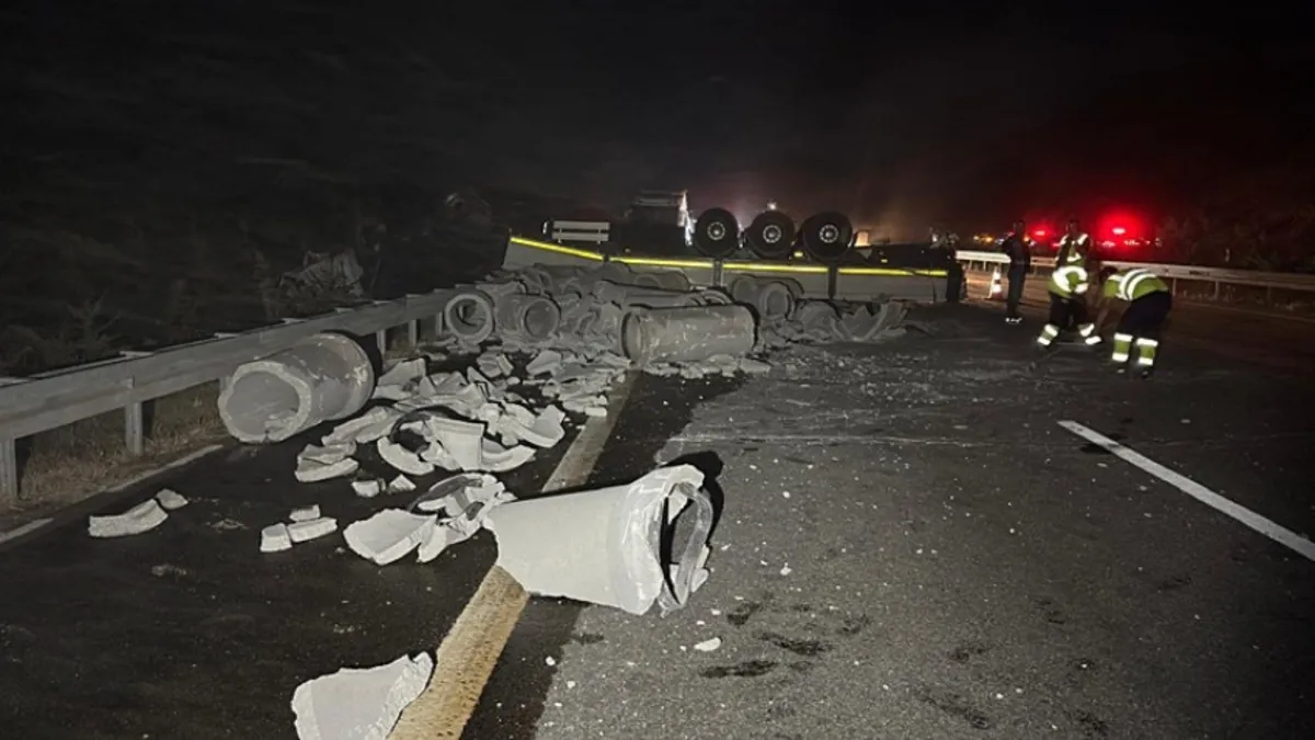 İstanbul-İzmir Otoyolu'nda feci kaza! TIR akaryakıt yüklü tankerle çarpıştı