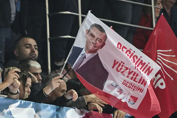 Tavşan koltuğa zıpladı! CHP’de Bay Kemal devri kapandı! Büyük hesaplaşmayı Özgür Özel kazandı