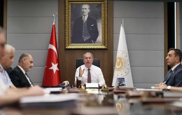 Son dakika: Milli Savunma Bakanı Hulusi Akar komuta kademesiyle toplantı yaptı! TSK’ya dil uzatanları kabul etmiyoruz