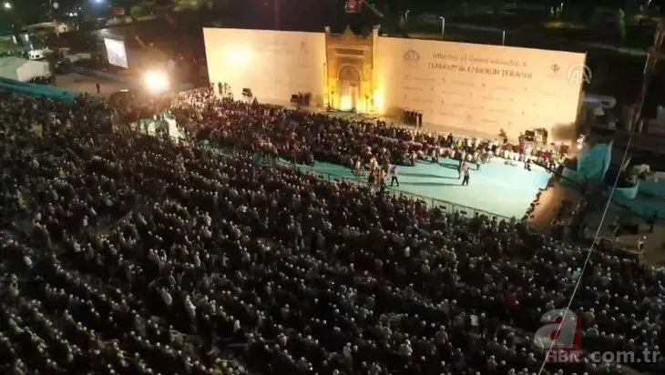 Başkan Erdoğan, Yenikapı’da “Enderun Teravihi” programına katıldı