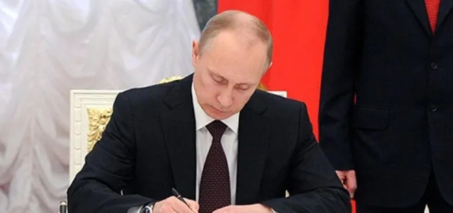 Putin imzaladı! Ukrayna’ya yaptırım geliyor..