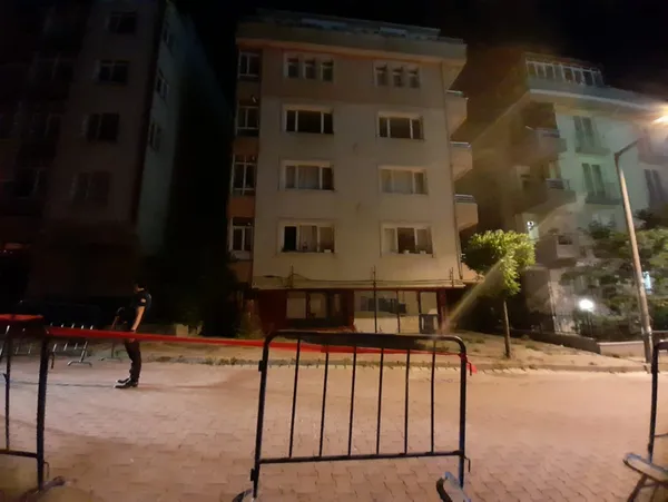 1624417128487.jpg Son dakika: Avcılar’da kolonları çatlayan bina tedbir amacıyla boşaltıldı - 3