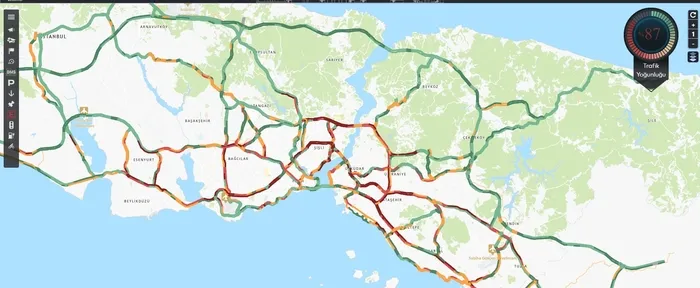 istanbulda-trafik-kilit-yogunluk-yuzde-87ye-cikti-iste-alternatif-guzergahlar-1761233958483.jpeg (Foto: ahaber.com.tr ekran görüntüsü)
