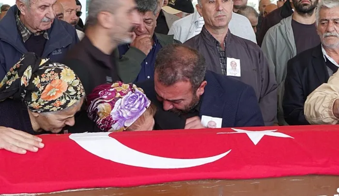 son-dakika-mitten-suriyede-deas-operasyonu-8i-olu-2si-yarali-4u-sag-olarak-ele-gecirildi-1759080616351.jpg Fotoğraf-DHA