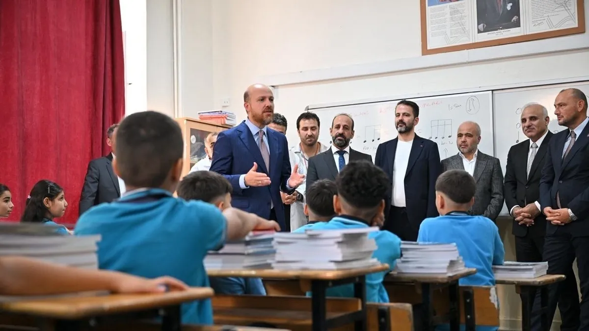 Bilal Erdoğan yeni eğitim öğretim yılının ilk gününde Diyarbakır’da öğrenci ve öğretmenlerle buluştu