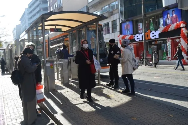 Eskişehir'de HES kodları eşleşmeyen vatandaşlar otobüse alınmadı - 3