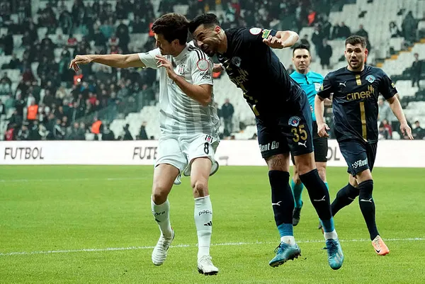 canli-besiktas-kasimpasa-canli-anlatim-besiktas-kasimpasa-maci-ilk-11leri-1704478627213.jpg Kartal yuvasında yara aldı! Beşiktaş 1-3 Kasımpaşa (MAÇ SONUCU) - 1