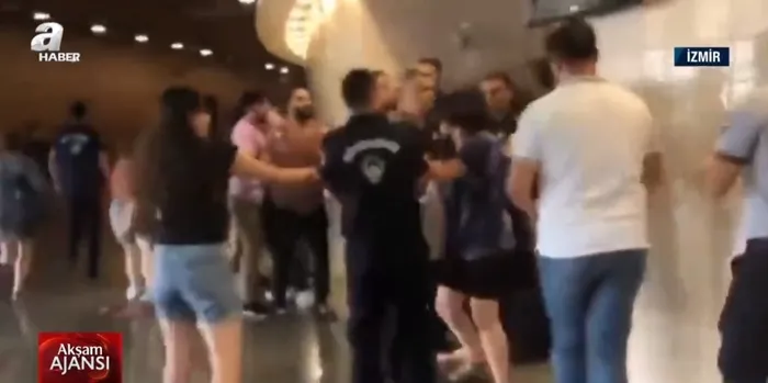 izmirli-gencler-ulasim-zammini-protesto-etti-tunc-soyer-elini-cebimizden-cek-1655228296421.jpg İzmirli gençler ulaşım zammını protesto etti! "Tunç Soyer elini cebimizden çek" - 1