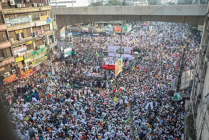 bangladesin-gorevden-alinmis-basbakani-hasina-idam-cezasina-carptirildi-1763371734168.jpg Bangladeş, EPA