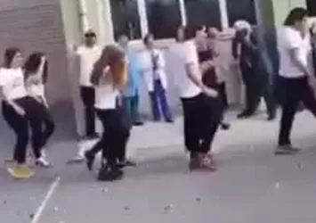 Kadıköy Anadolu Lisesi'ndeki simit skandalına öğrencilerden açıklama